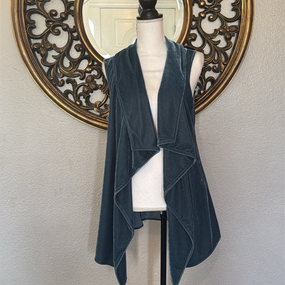 Gorgeous velvet soft surroundings teal vest EUC!